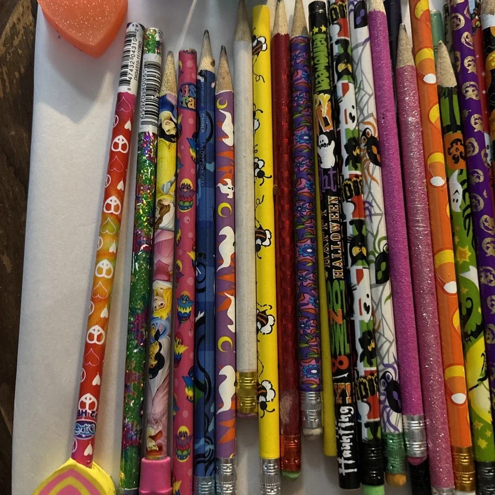 Lot of 80's Vtg‎ Pencils w/ Toppers Variety Holidays Animals  Cartoon